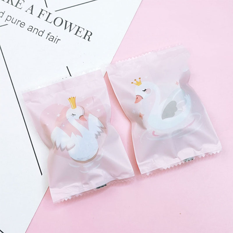 Food Lovers Snacks - 100Pcs Wedding Party อบเกล็ดหิมะ Crispy อาหารขนมขบเคี้ยวพลาสติกสี